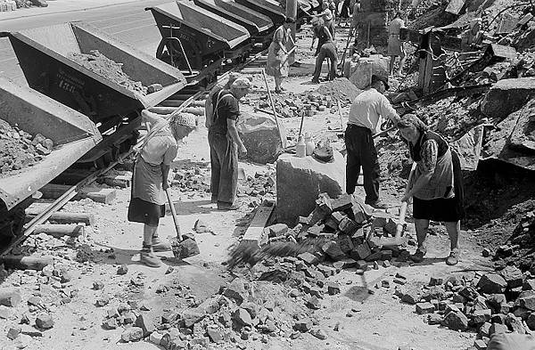 Richard Peter: Dresda 1945