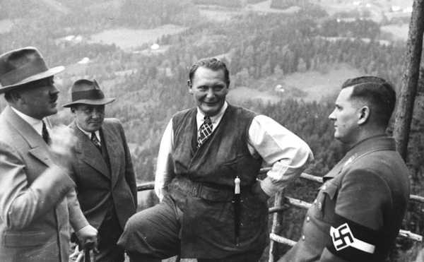 Adolf Hitler, Martin Bormann, Hermann Gring e Baldur von Schirach