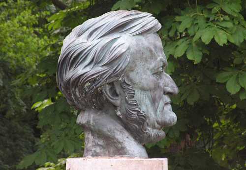 Il busto di Richard Wagner nel Hofgarten a Bayreuth