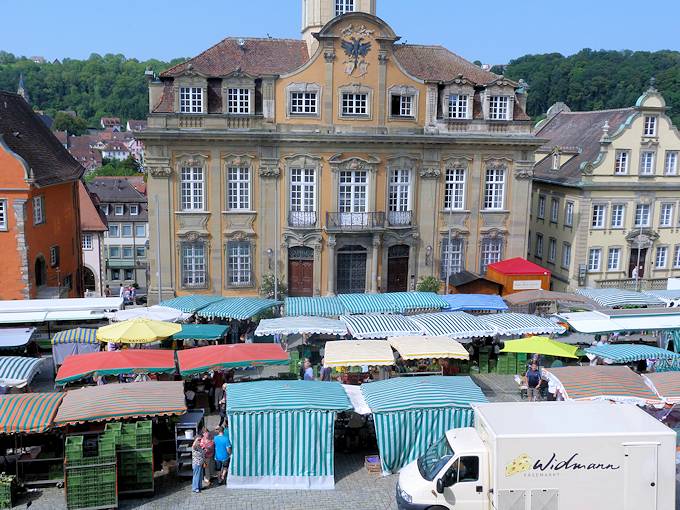 Il municipio di Schwbisch-Hall e il mercato della citt