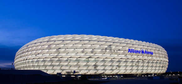 Illuminazione dell'Allianz-Arena di Monaco