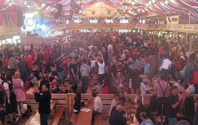 Cannstatter Volksfest (festa della birra)