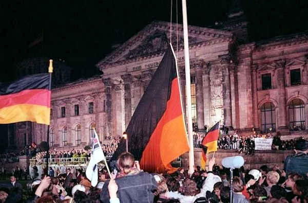 1990: la festa della riunificazione a Berlino
