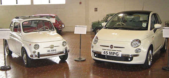 La vecchia e la nuova Fiat 500