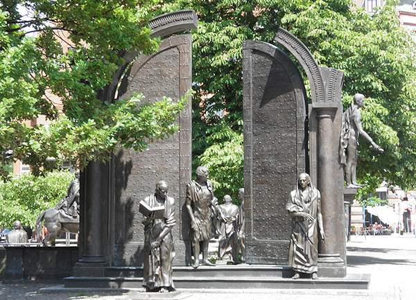 Il monumento ai "Göttinger Sieben"