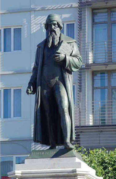 Il monumento a Johann Gutenberg a Magonza