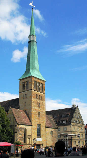 La chiesa San Nicolai e la Hochzeitshaus