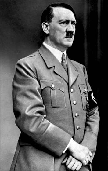 Adolf Hitler, nel 1933