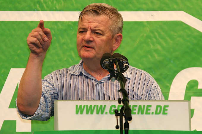 Joschka Fischer durante un comizio della campagna elettorale del 2005.