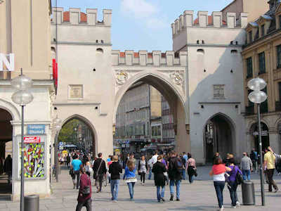 La Karlstor all'inizio della zona pedonale