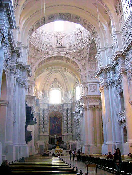 La Theatinerkirche di Monaco