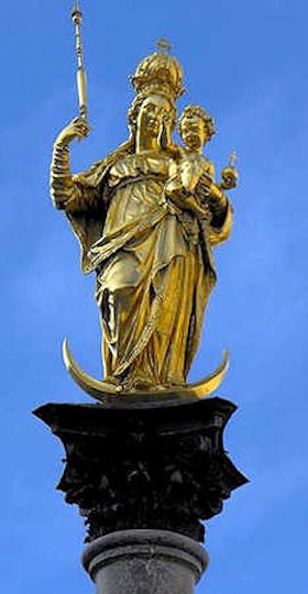 Monaco, Marienplatz - La Mariensäule (colonna di Santa Maria) Monaco, Marienplatz - La Mariensäule (colonna di Santa Maria)