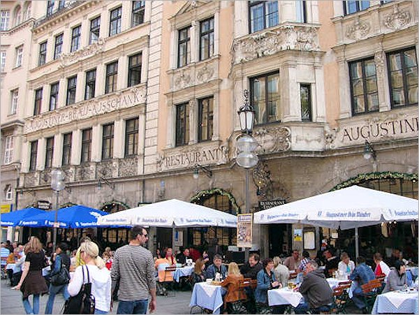 Il ristorante 'Zum Augustiner' a Monaco di Baviera