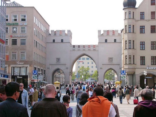 Monaco - zona pedonale - Karlstor