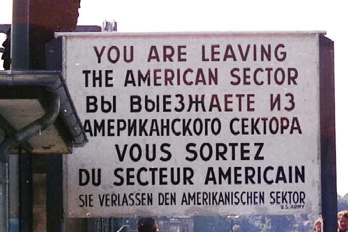 Una foto del 1985 del ponte di Glienicke