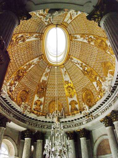 La cupola al centro del castello Sanssouci