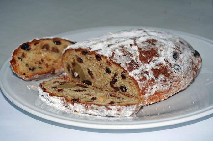 Lo stollen - il tipico dolce natalizio della Germania