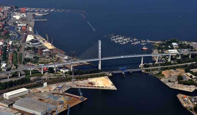 Il ponte che collega Stralsund con l'isola di Rgen