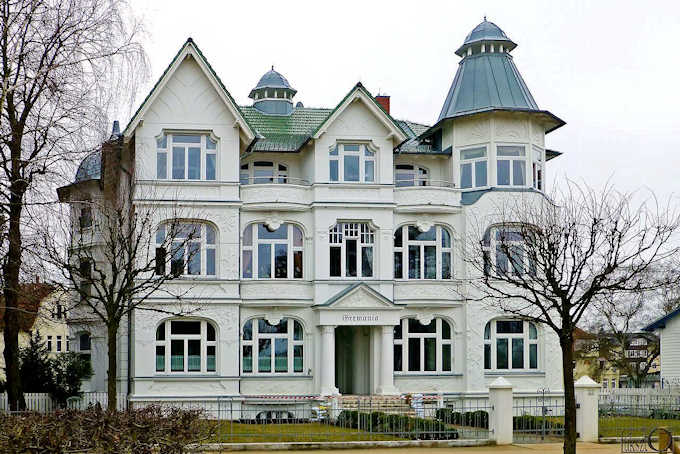 Esempi della tipica "Bäderarchitektur" (architettura balneare) di Usedom