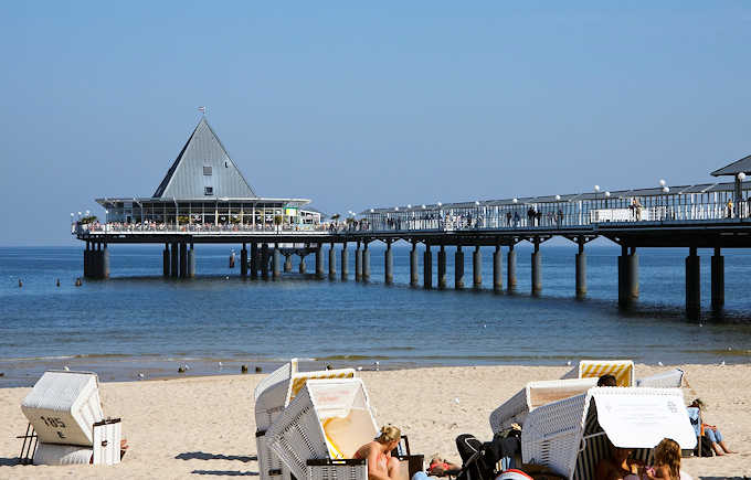 La "Seebrcke" di Heringsdorf e alcune "Strandkrbe"