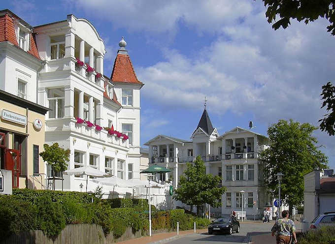 Esempi della tipica "Bderarchitektur" (architettura balneare) di Usedom