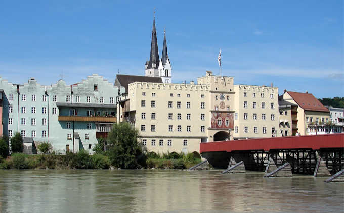 Il Brucktor e il ponte rosso