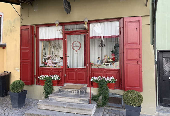 Il piccolo museo delle bambole