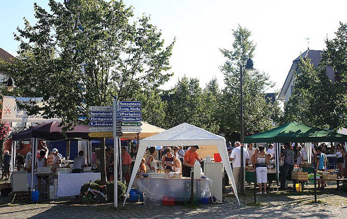 Il giorno del mercato nel Lindenplatz